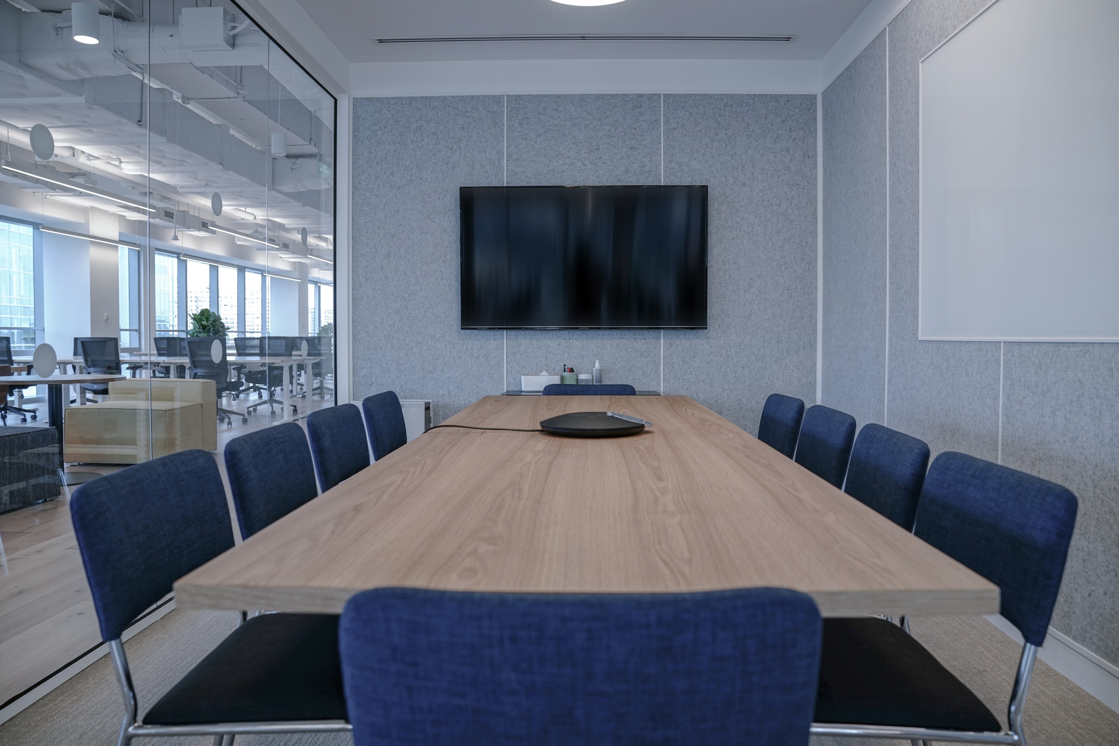 Digital whiteboard in the meeting room