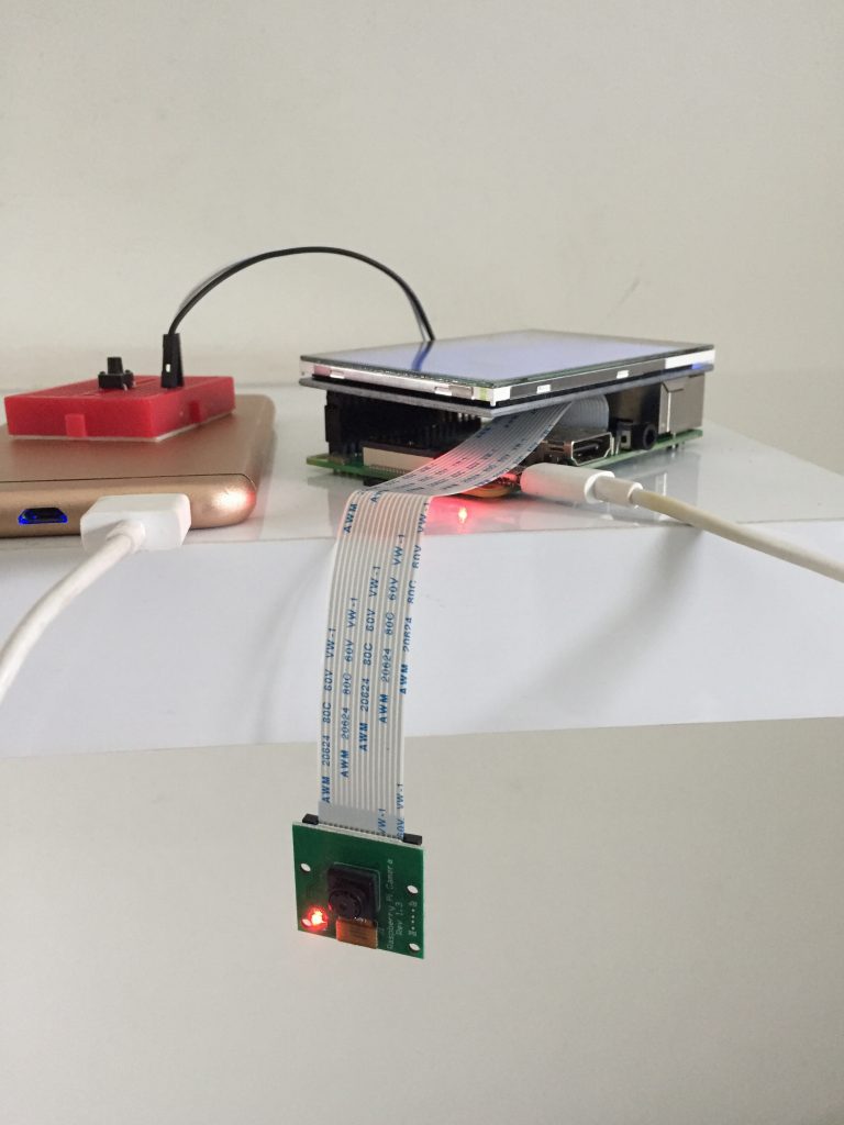 Perangkat teknologi IoT Package Notifier