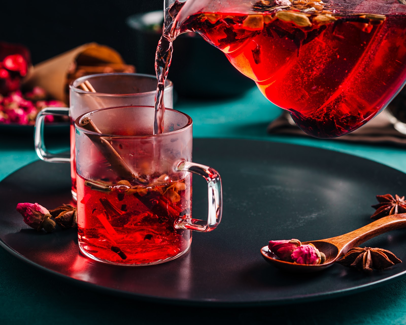 Rose Tea: Benefits and Uses of the Floral Favorite - Cup & Leaf