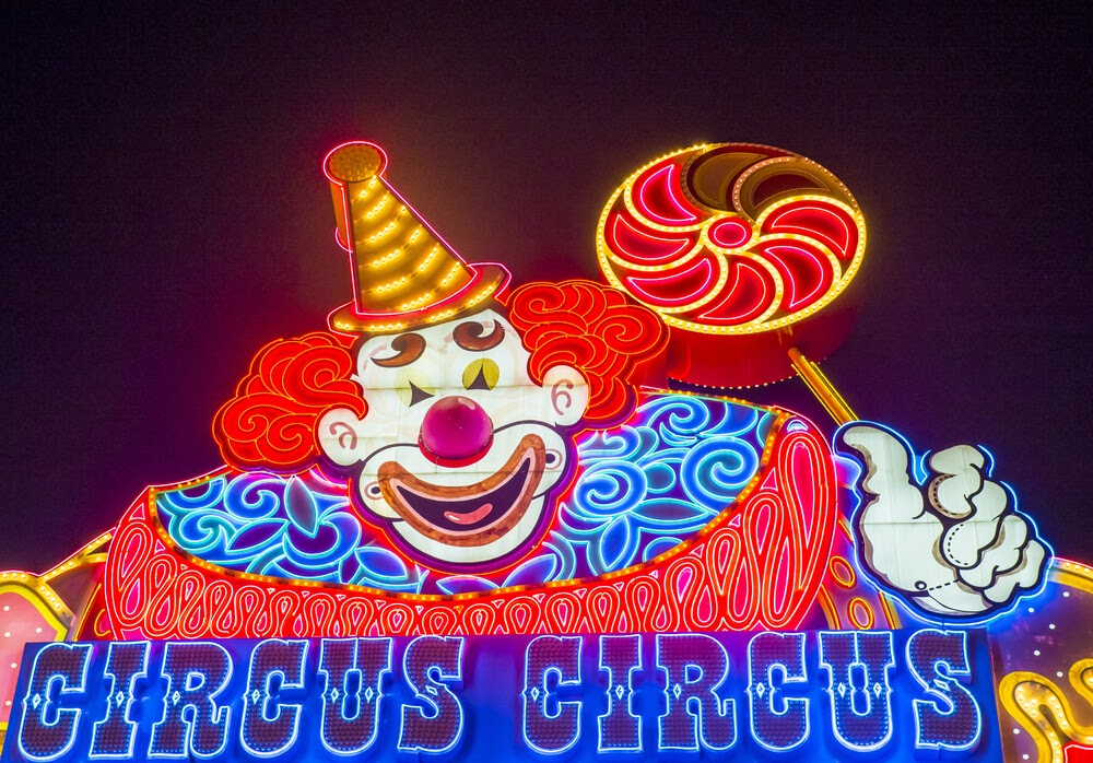 circus circus sign