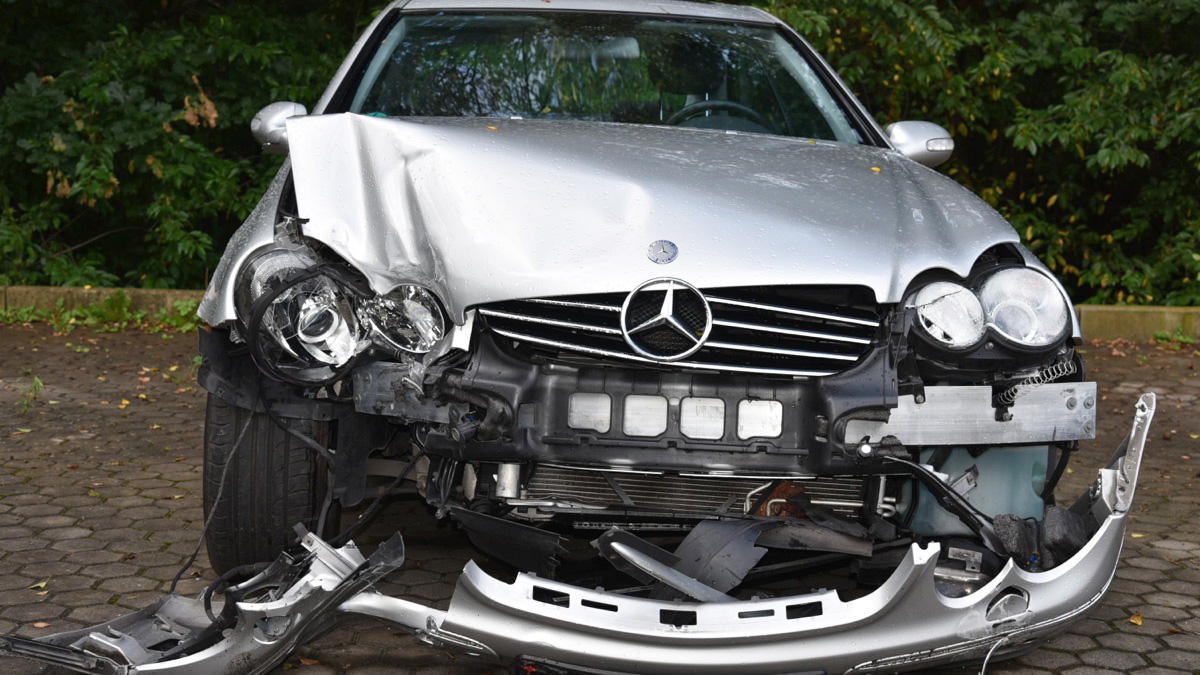 Unfall Leistungen der Obstoj & Leykamm KFZ-Sachverständige in Nürnberg