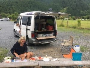 Mittagessen am Camper