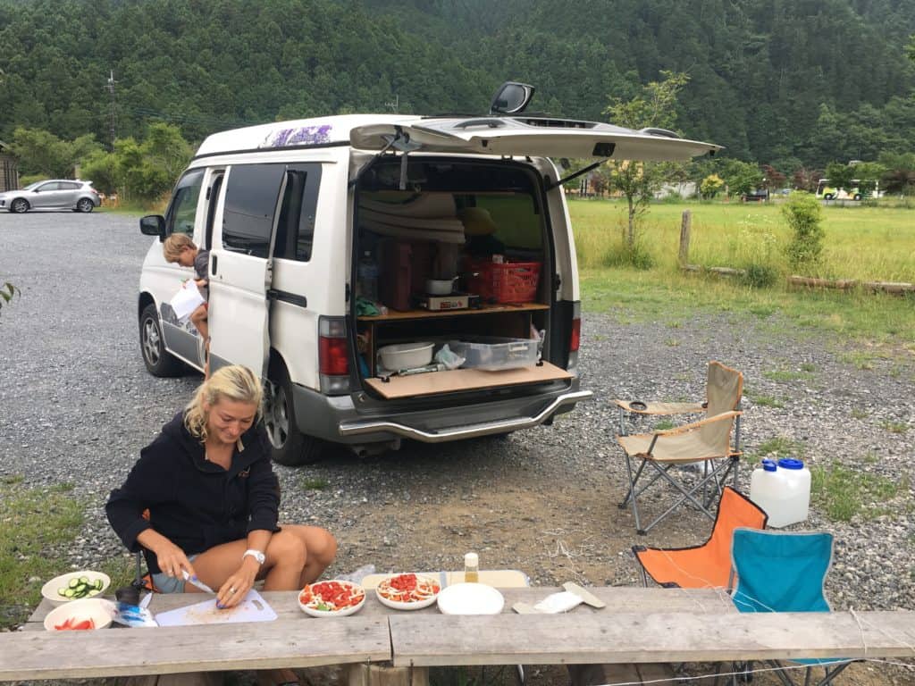 Familie auf Weltreise Die Leichsenring Japan mit dem Camper