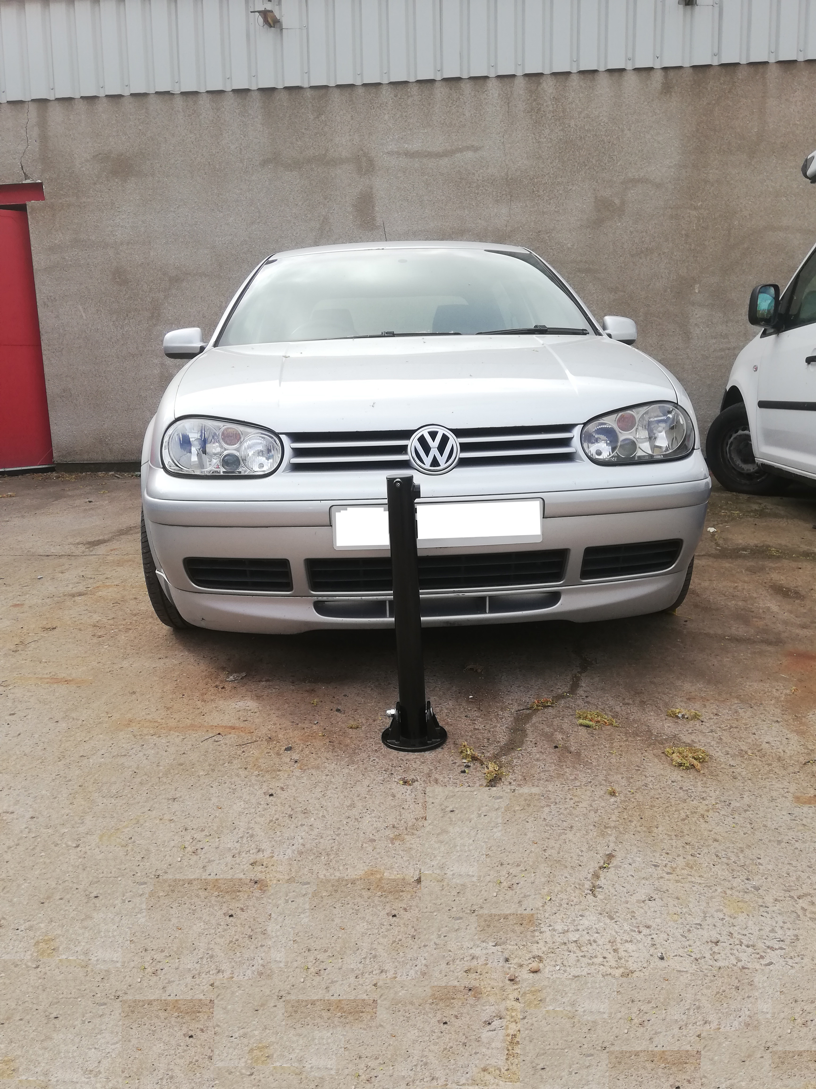 Black Key Operated Post c/w Fixing Bolts