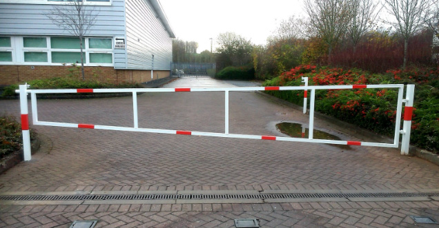 Manual Swing Arm Barrier
