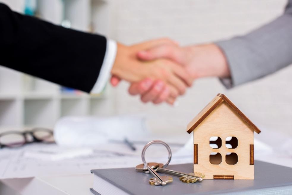 little-wooden-house-with-keys.jpg