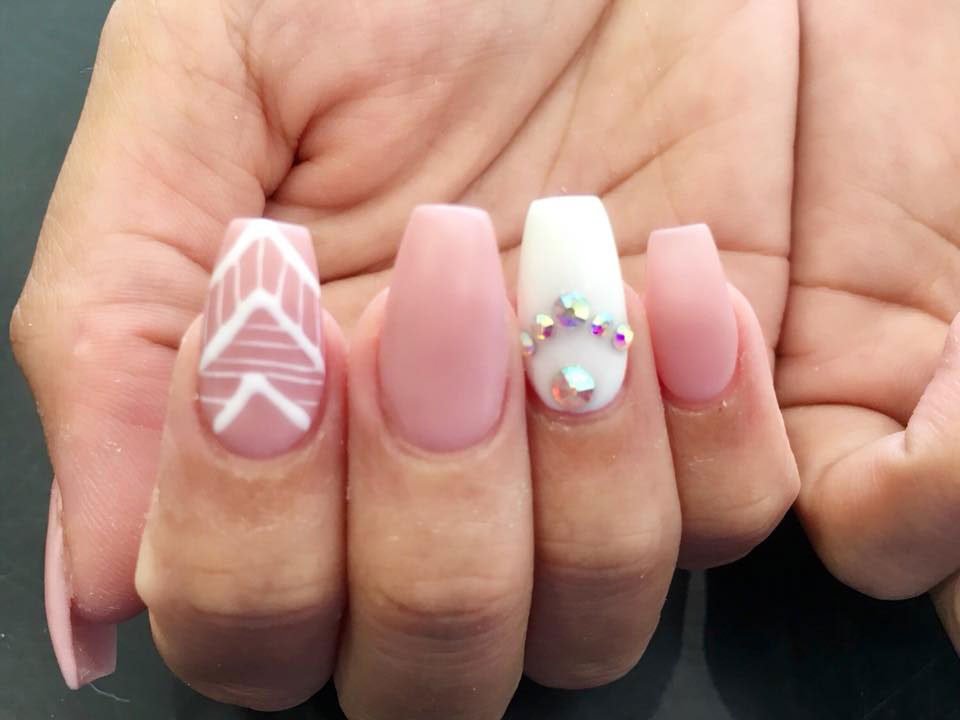 Bloomie Nail: Image 1