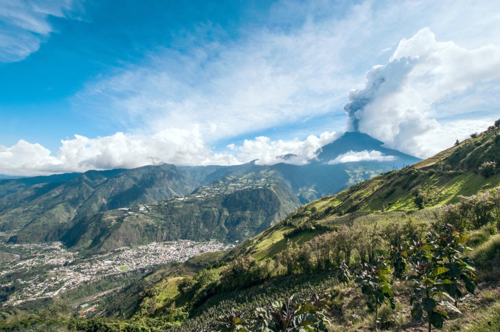 Baños ligger ved foten av Tungurahua-vulkanen.