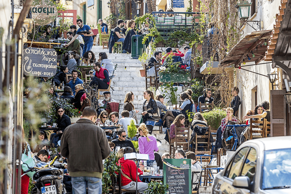 De fleste turister finner raskt veien til Plaka, byens mest turisttilpassede område.