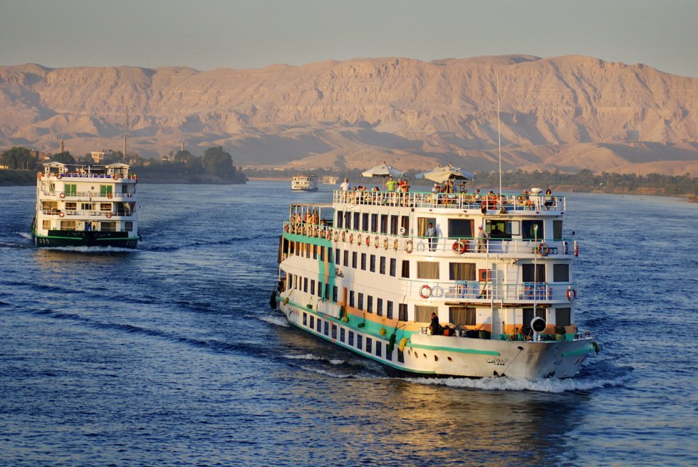 Cruisebåt på Nilen nær Aswan.