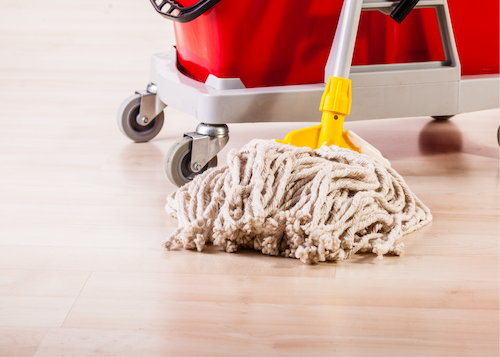 string mop cleaning hard wood floor