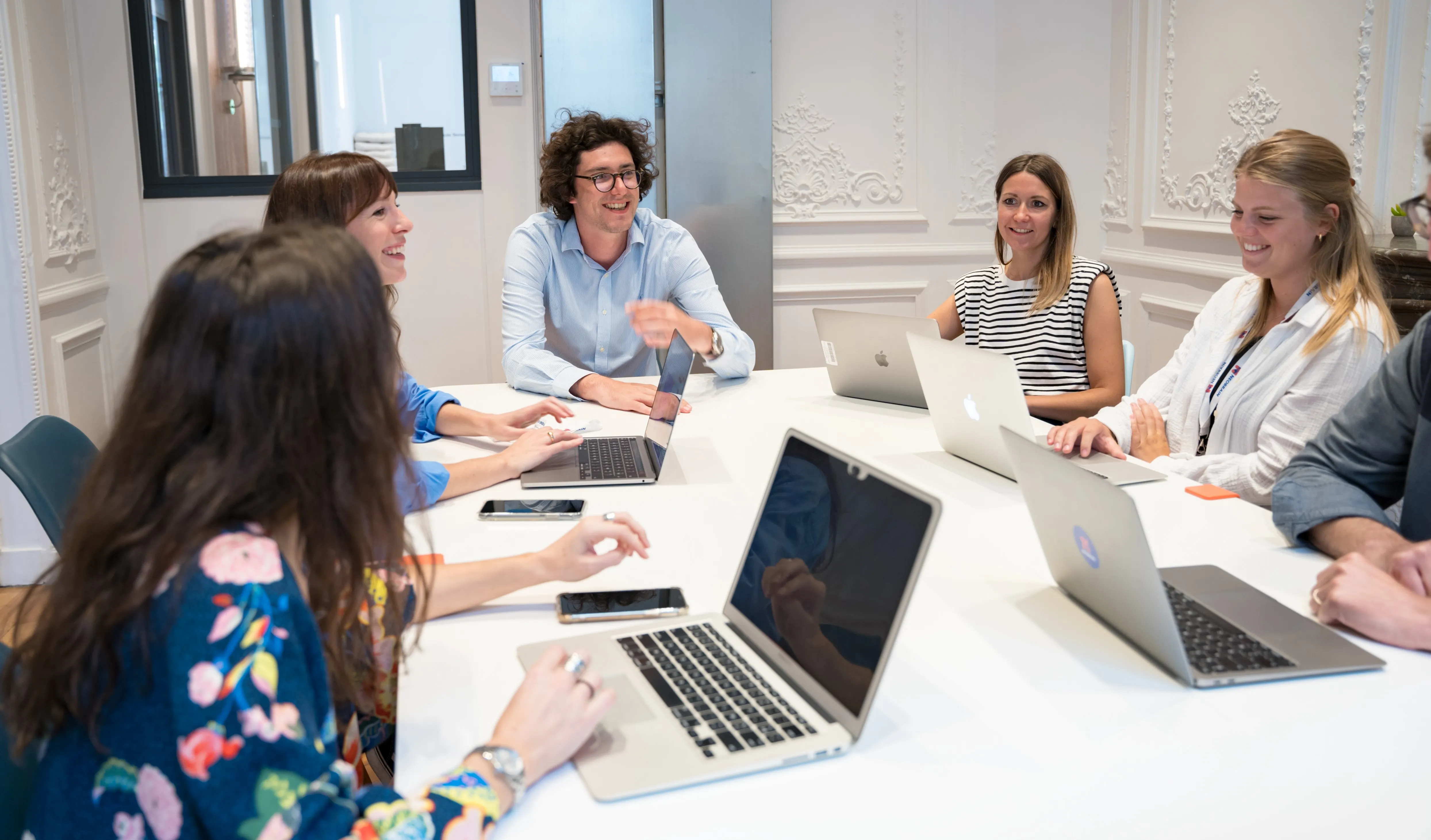 equipe-sales-Neobrain-salle-de-reunion