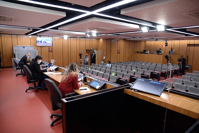 Comissão do Trabalho rejeita PLC da reforma da previdência
