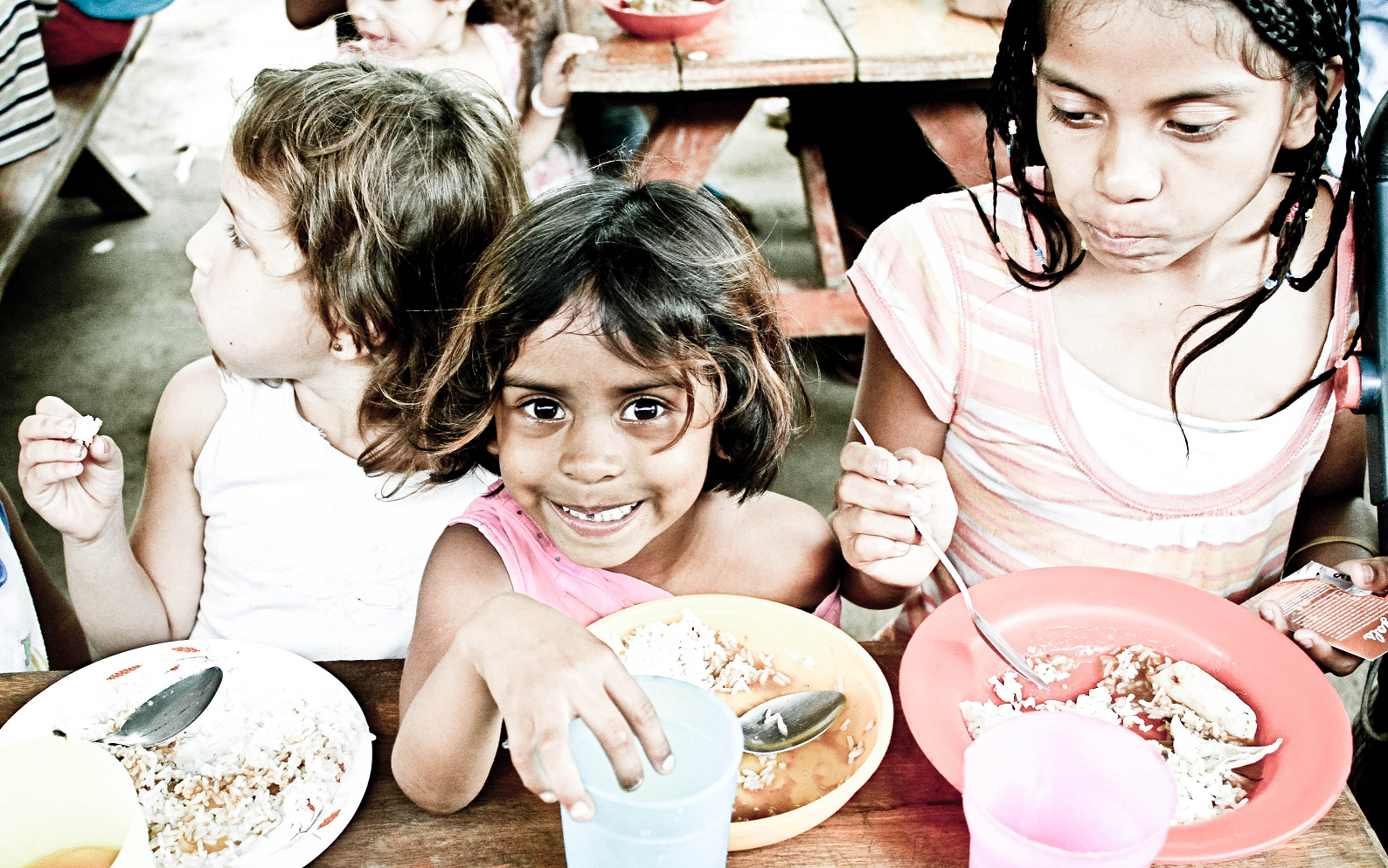 O ODS 2 visa garantir, especialmente às crianças, acesso a alimentos nutritivos durante todos os anos.