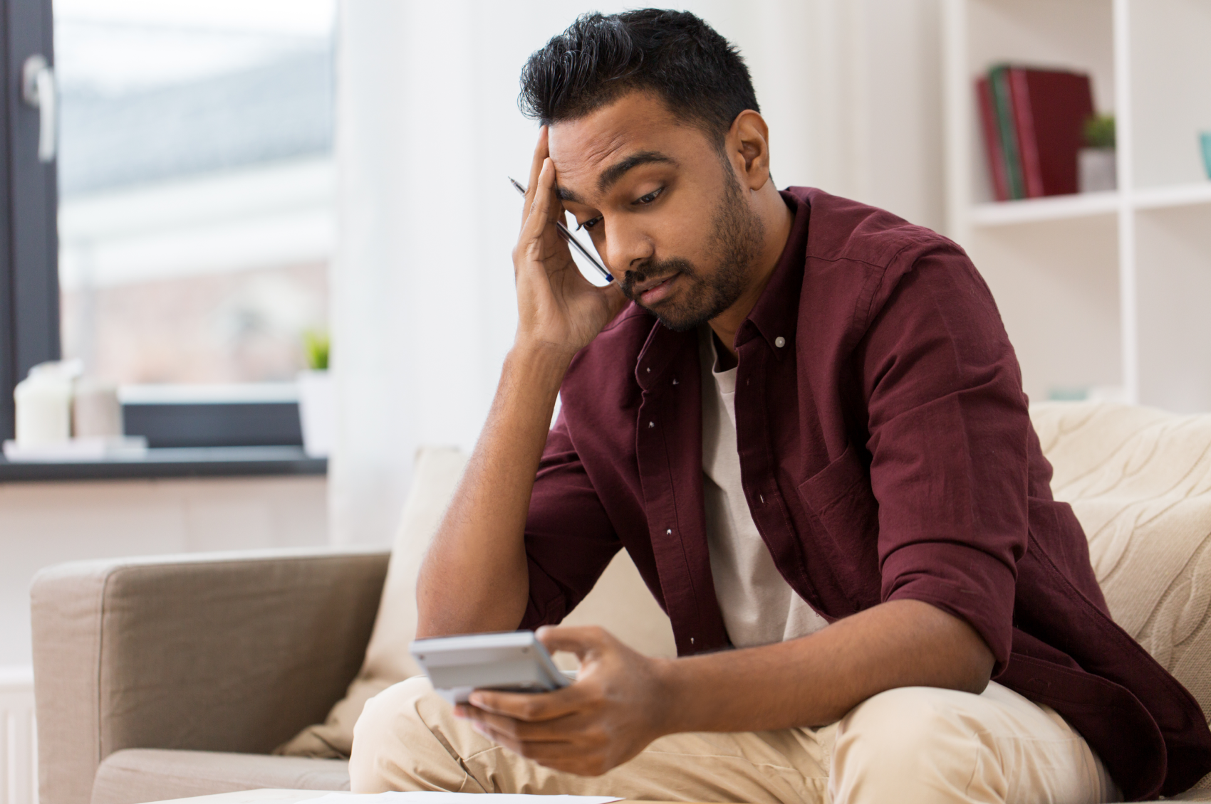 A man looking confused – a symptom of focal impaired awareness seizures