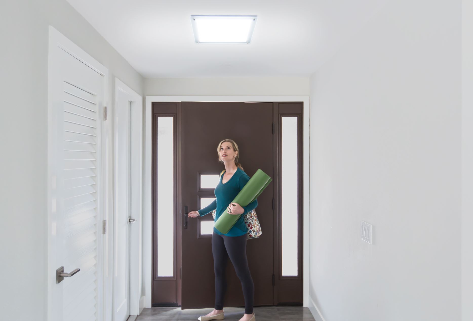 Square light installed in the entryway