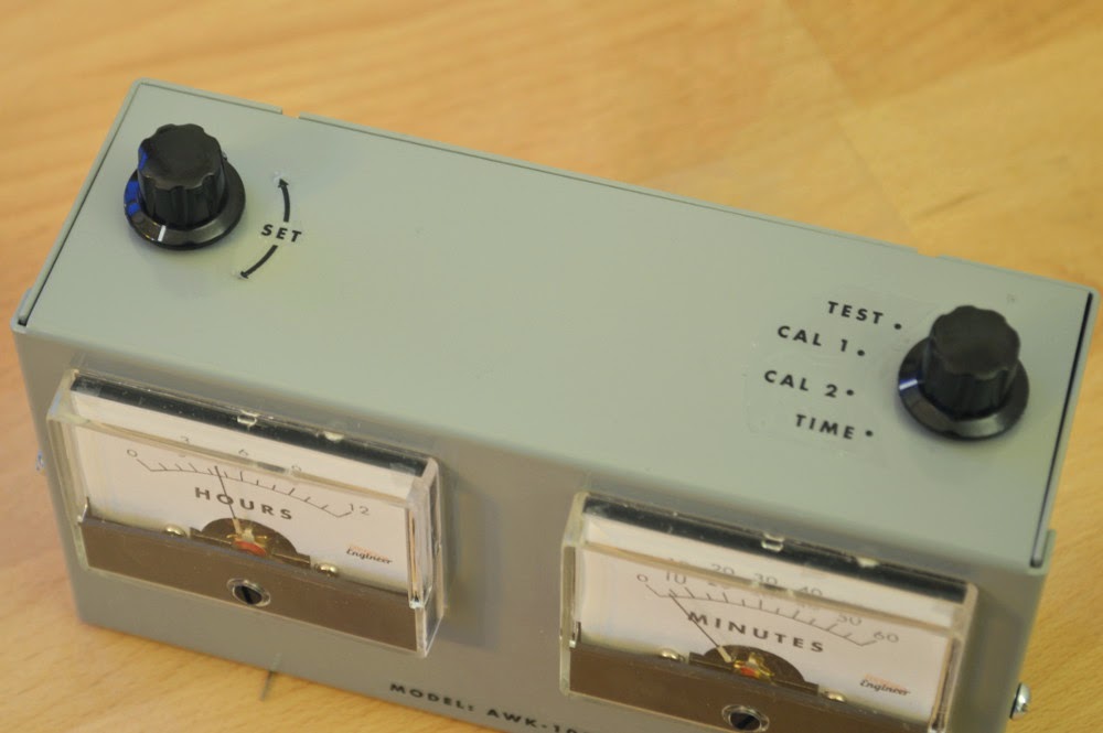 CircuitHub Project Spotlight AWK105 Analog Voltmeter Clock