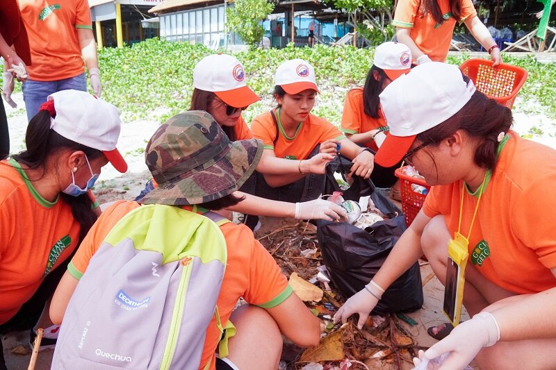 LTP Employees cleaning up beach in Vietnam
