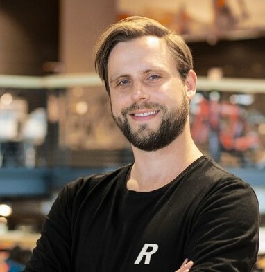 Webinar Host Frederik Schröder