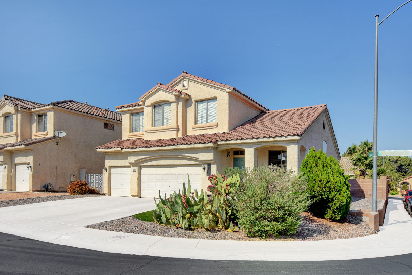 exterior of las vegas home