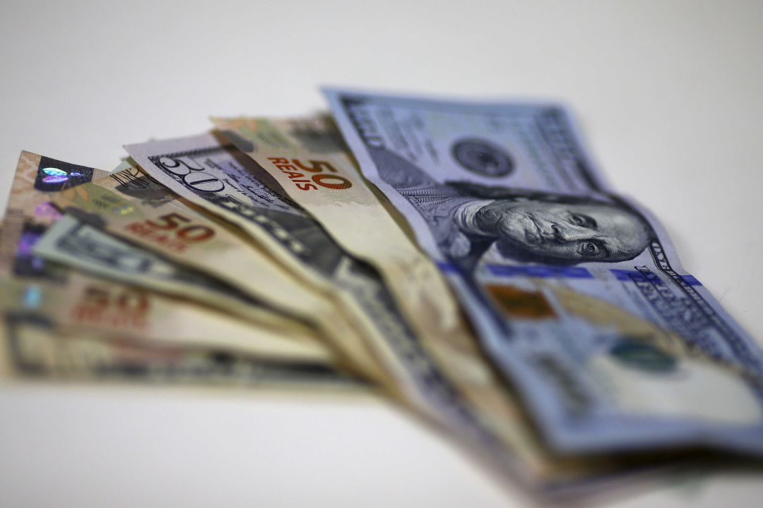 Real perdeu 83% de valor em 25 anos; como o bitcoin é beneficiado