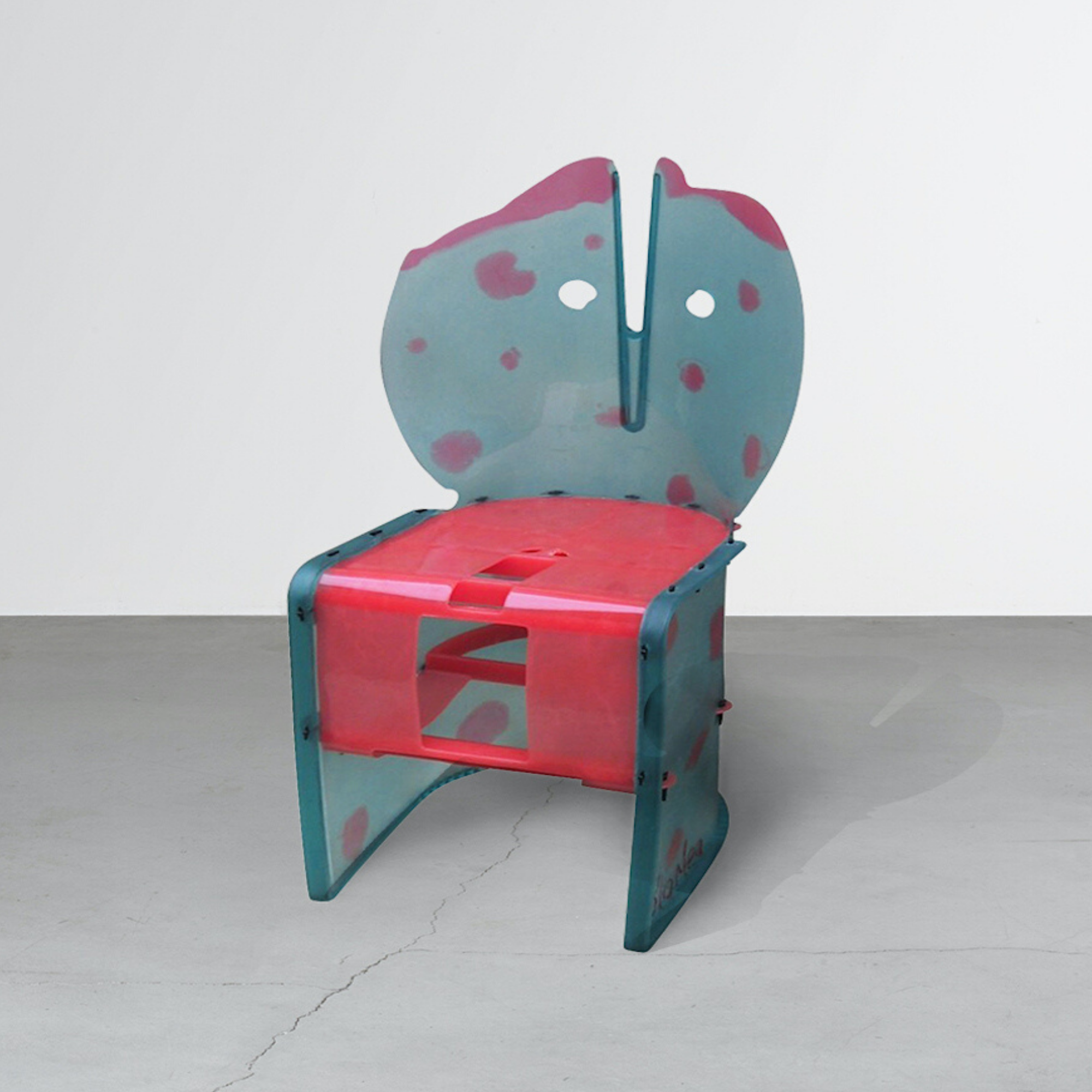 Collective Design Nobody S Perfect Chair By Gaetano Pesce Pesce