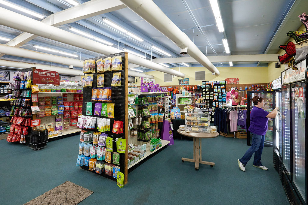 Lazy Creek Pet Food Center