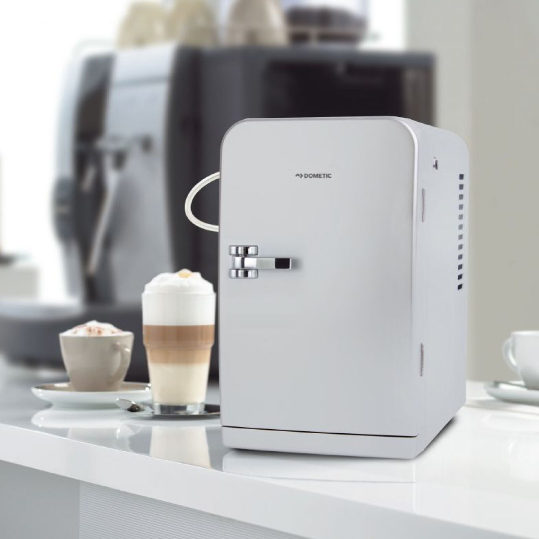 Thermoelectric Mini Fridge I Daiohs 
