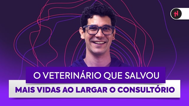 Homem sorrindo em fundo roxo com letreiro dizendo O veterinrio que salvou mais vidas ao largar o consultrio