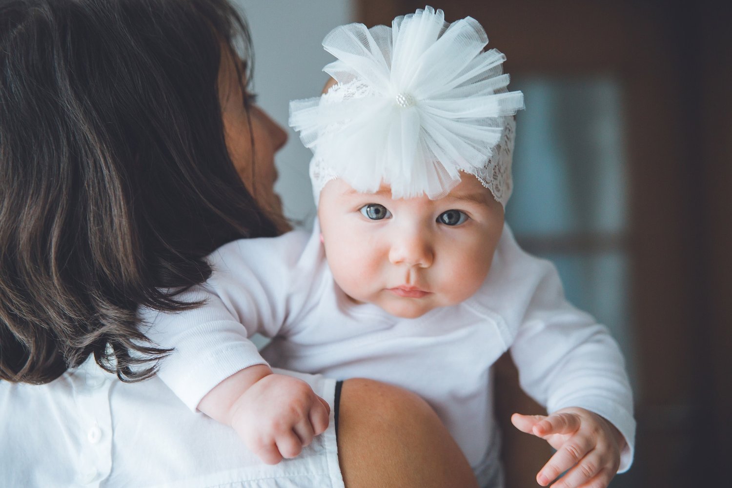 Baby Woman Shoulder Bow