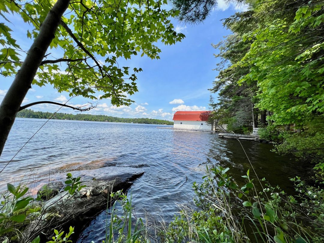 Sandy & Samantha Waldie Real Estate Lake Rosseau Muskoka Real Estate & Chestnut Park Real