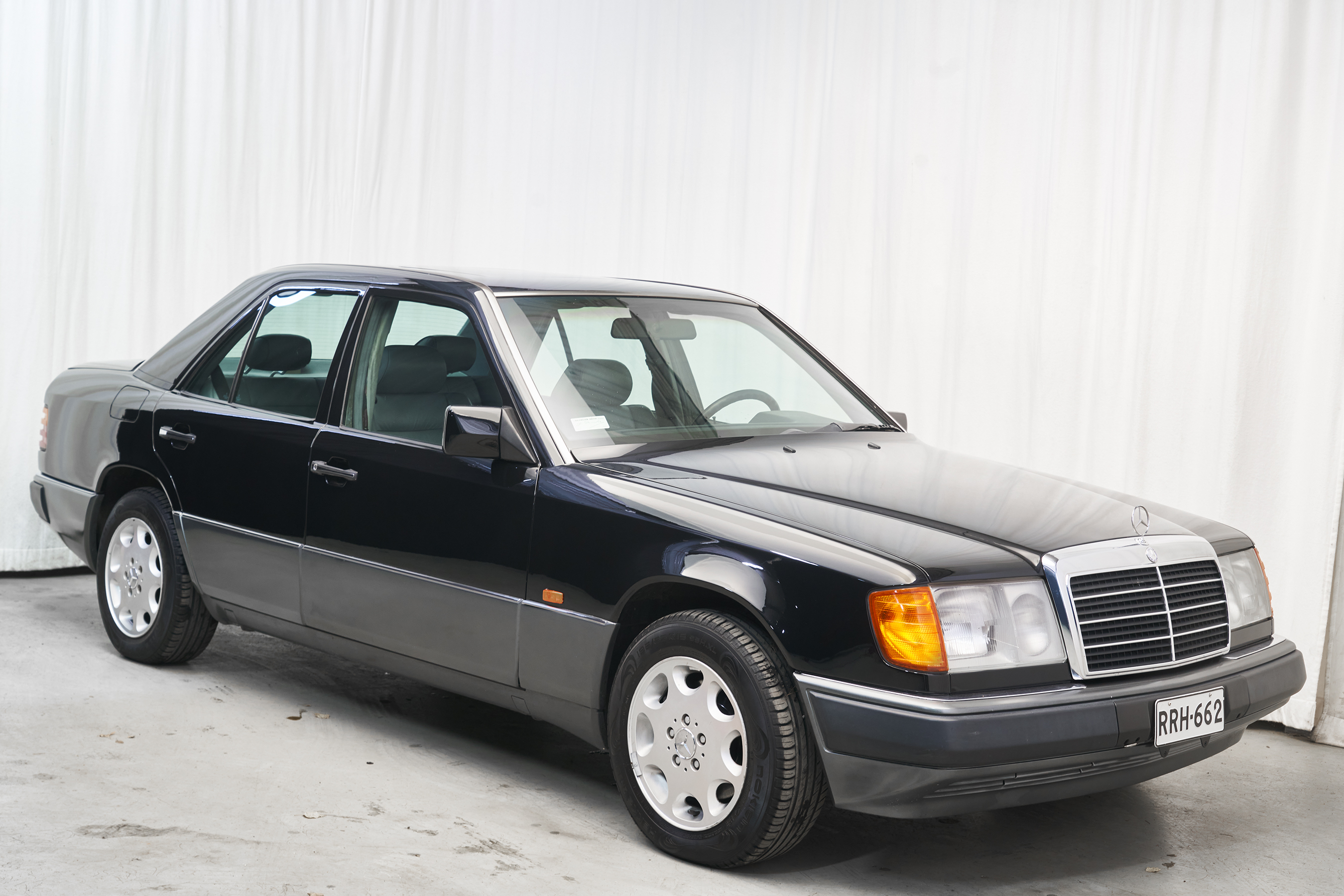 Mercedes-Benz 400