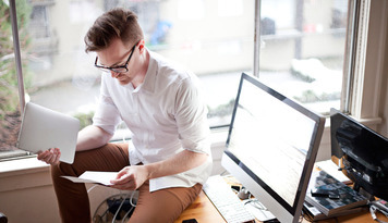 freelancer-on-desk