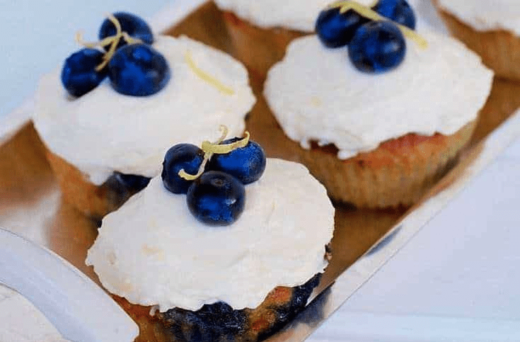 Low-Carb Lemon and Blueberry Cupcakes