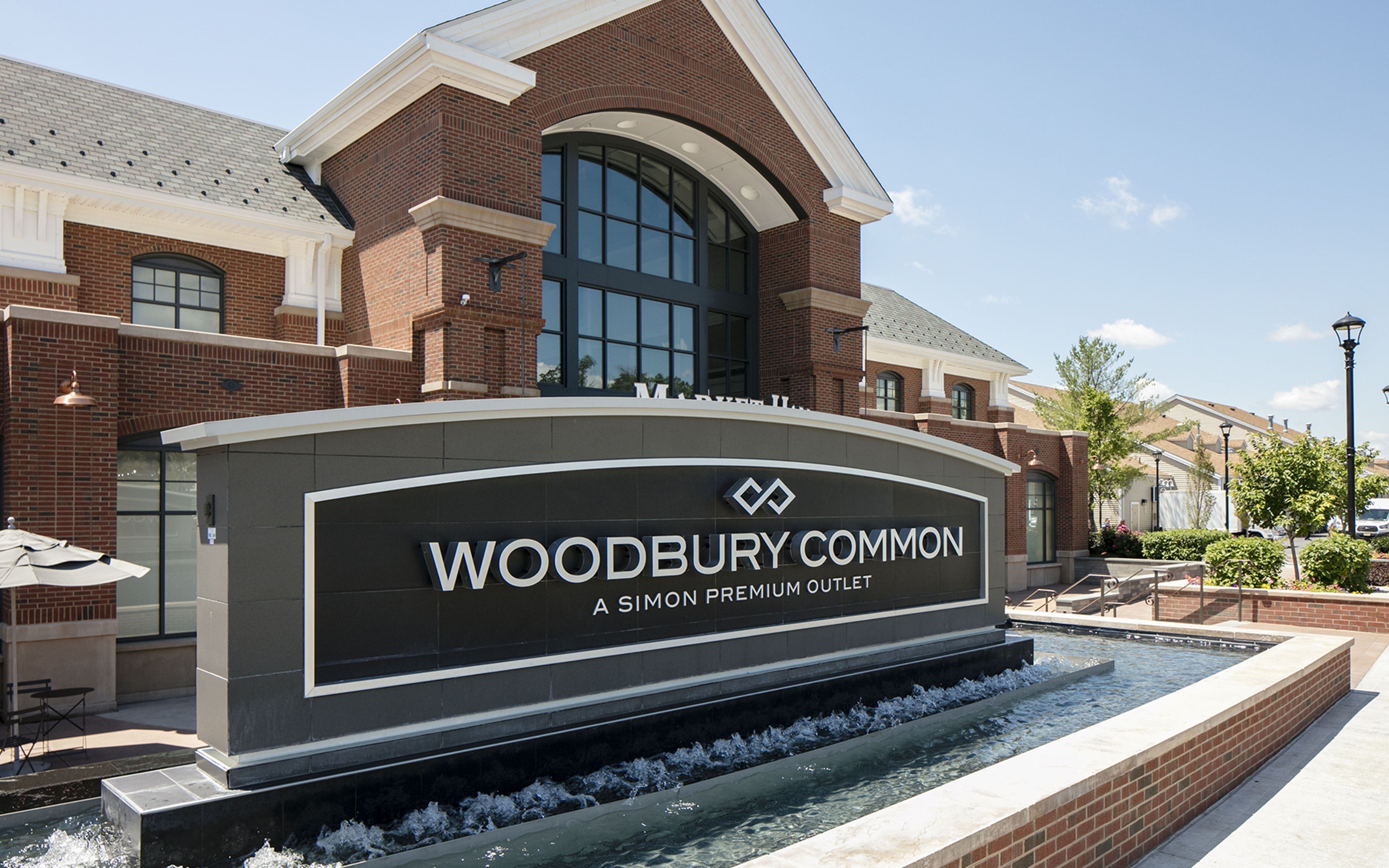 skechers woodbury commons