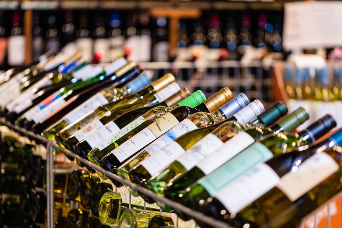 Restaurant and Tap Room in Okemos, Michigan Dusty's Cellar