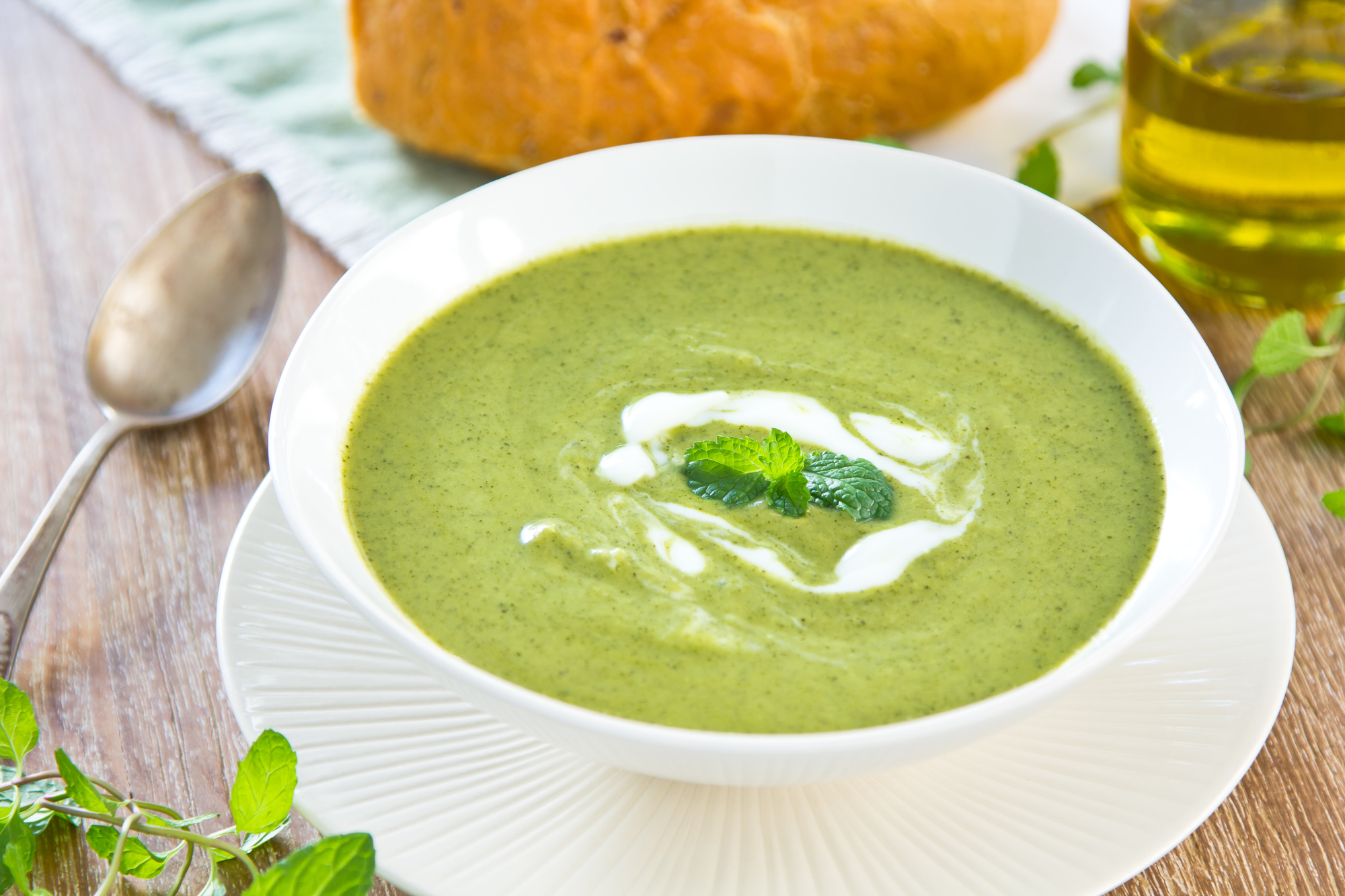 Depositphotos_40895915_l-2015|Depositphotos_30851395_l-2015|pea soup with mint