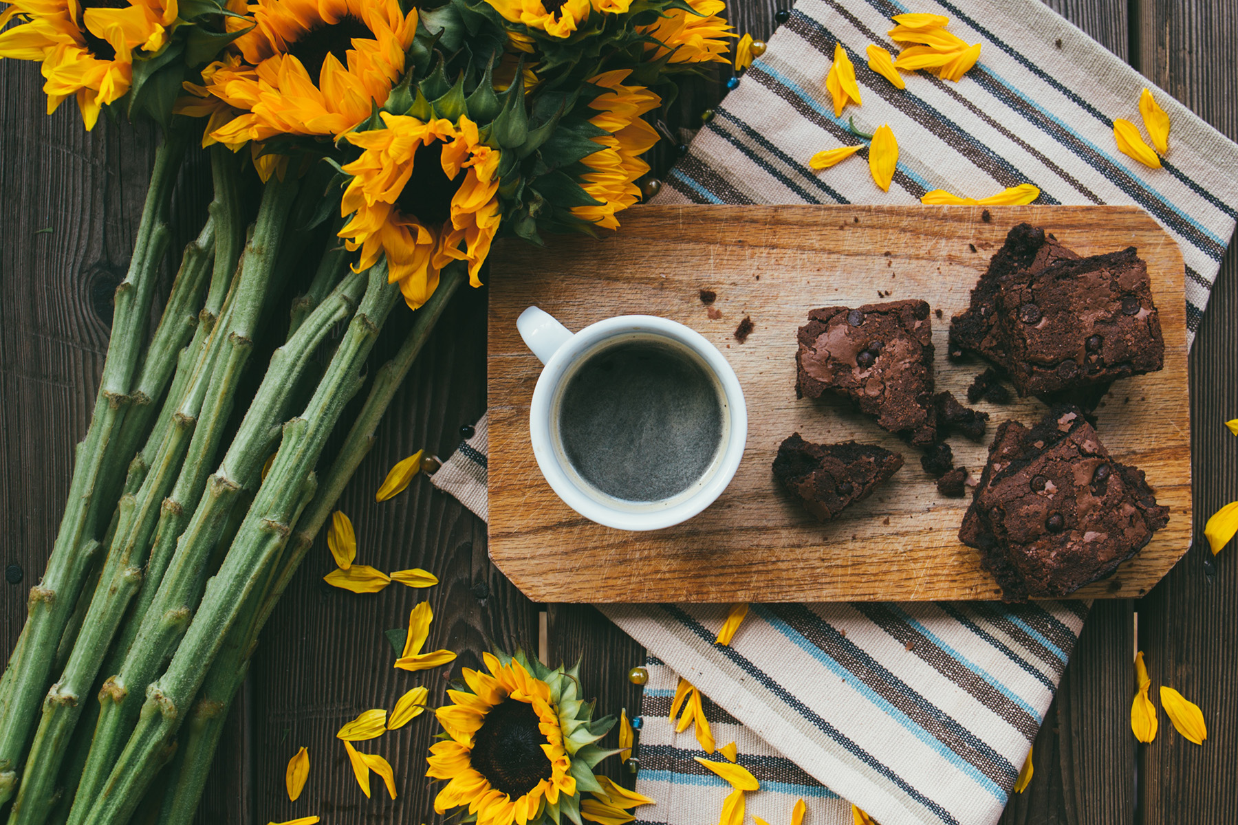 stocksnap_ykjkuf2bs2|brownies|black-bean-brownies