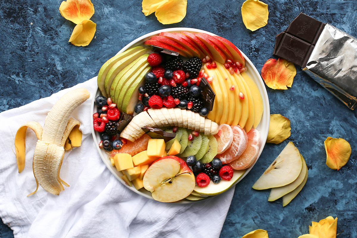 brenda-godinez-228181-unsplash-crop-sm|national-nutrition-month|family-eating|national nutrition month|brooke-lark-158017-unsplash|brenda-godinez-228181-unsplash-sm