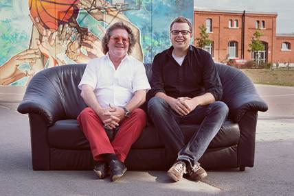 Witt und Hanauer auf dem Sofa