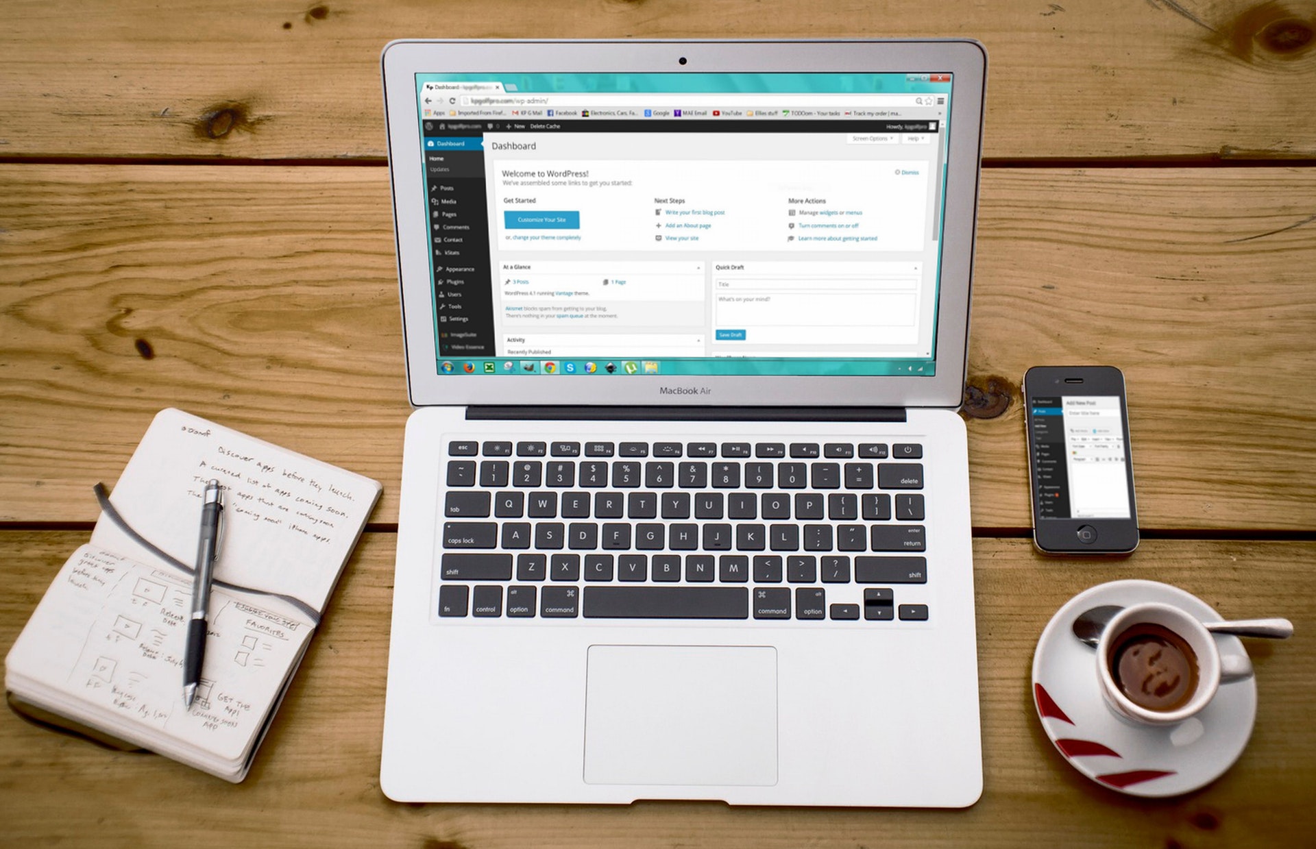 Wordpress laptop on a table