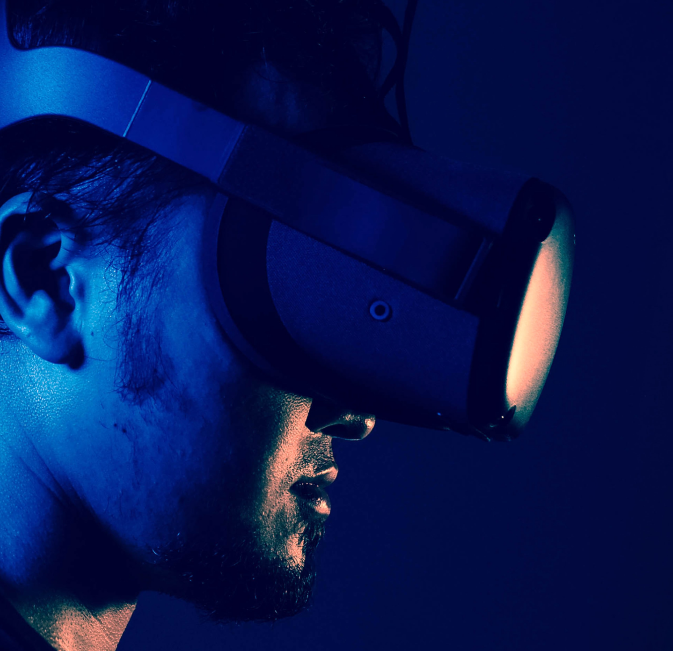 digital storytelling man in vr glasses