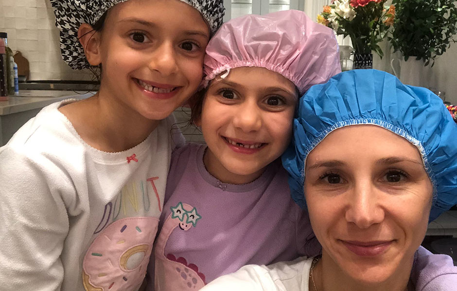carmel-fishers-lice-treatment-technician-chilldren-smiling