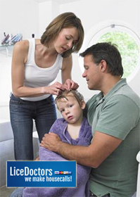 Parents picking lice - LiceDoctors