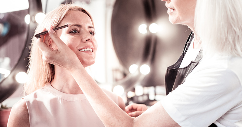 Holiday Makeovers: 7 Ways to Help your Clients Look and Feel Their Best