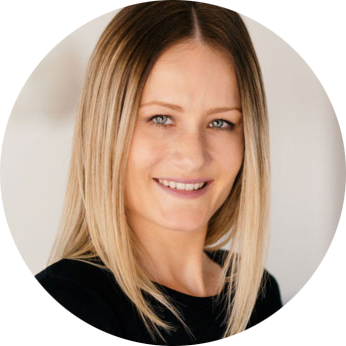 Porträt von Svenja Bock, Koordinatorin bei Lexware Akademie
