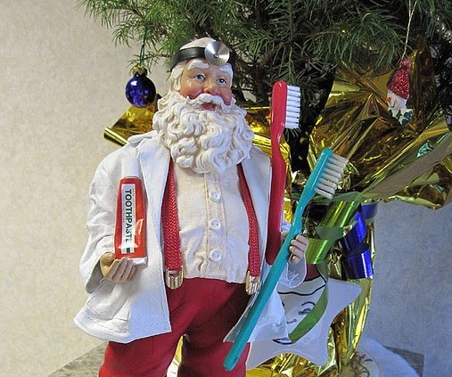 santa_dentist