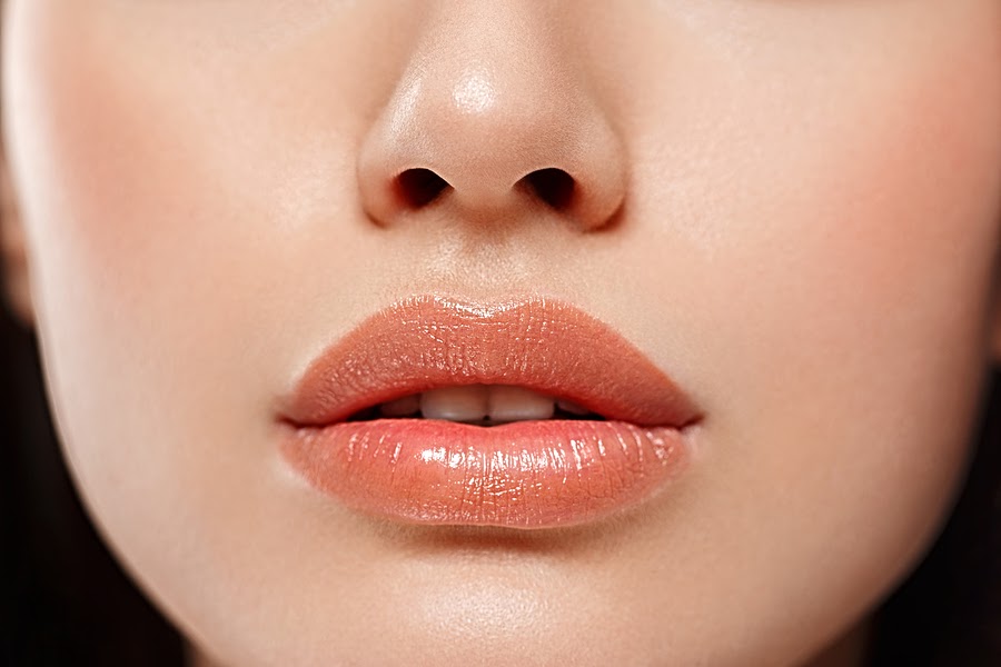 Perfect Lips. Sexy Girl Mouth Close Up. Beauty Young Woman Smile