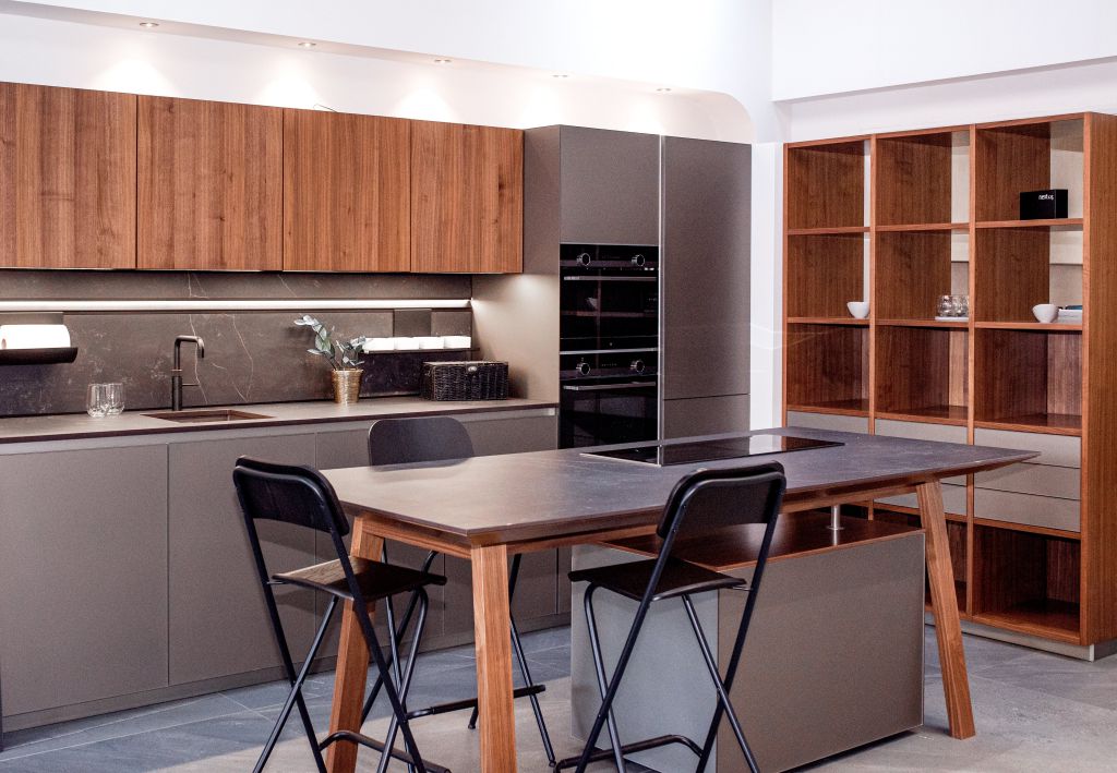 SmartHaus Kitchens based in Northamptonshire provide bespoke German Kitchen Design, Bathroom Design and Porcelain Tile Supplier to all of Northamptonshire, Oxfordshire, Bedfordshire, Cambridgeshire, Leicester and more.