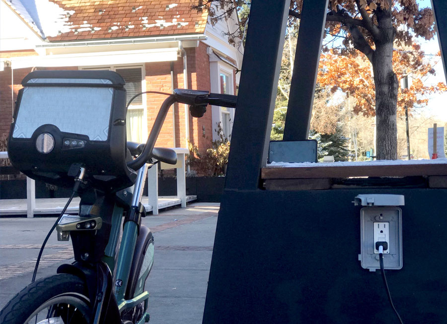 Skyhook Solar D4 Station charging electric bike